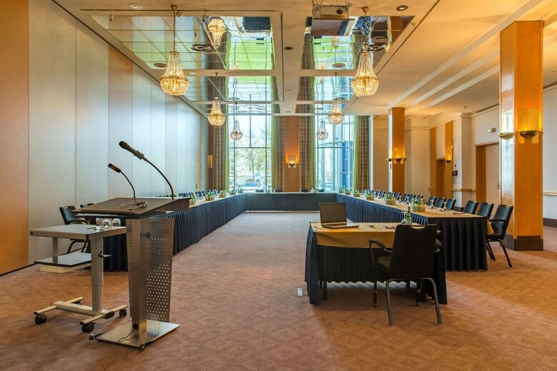 Radisson Blu Senator Hotel