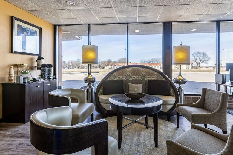 Hotel Quality Inn & Suites