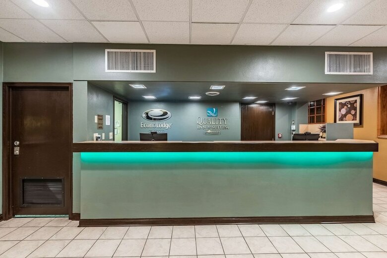 Hotel Quality Inn & Suites