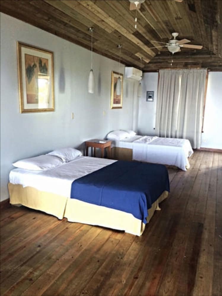 Hotel Lands End
