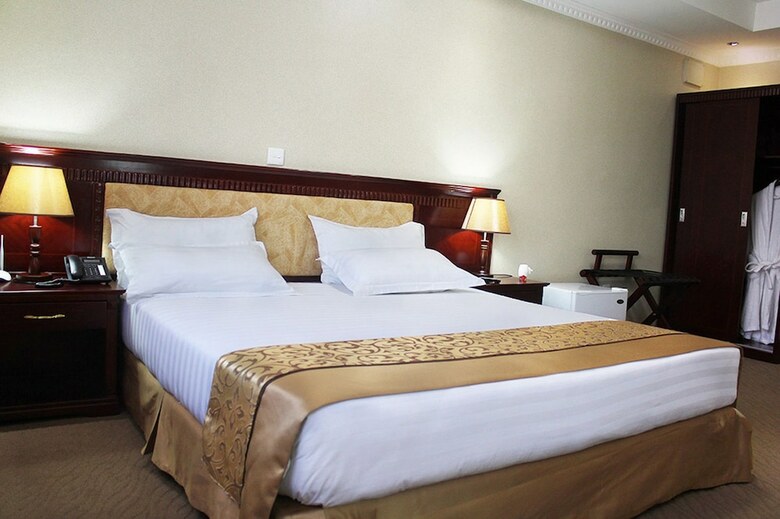 Hill View Hotel & Apartments