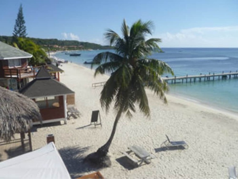 Hotel Foster's West Bay Resort
