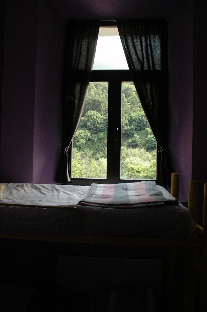 Hostal Albergue Juvenil De Bustiello