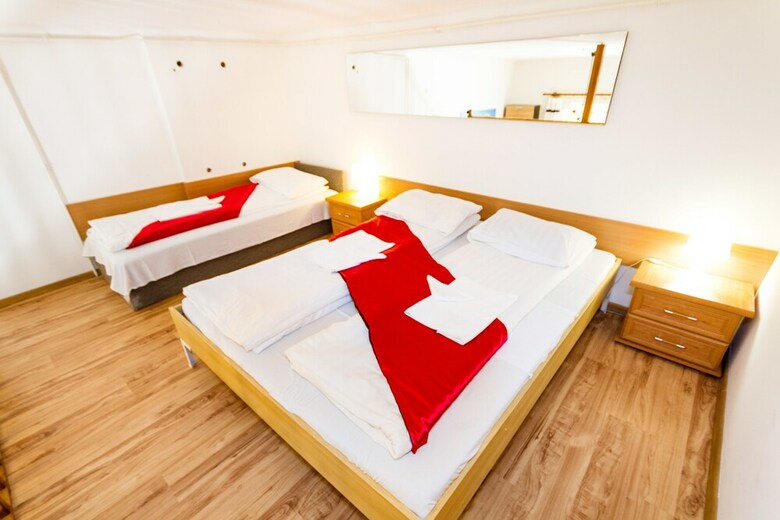 Grand Boulevard Apartments