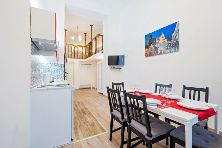 Grand Boulevard Apartments