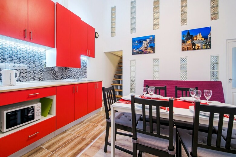 Grand Boulevard Apartments