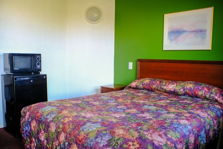 Motel Budget Inn And Suites