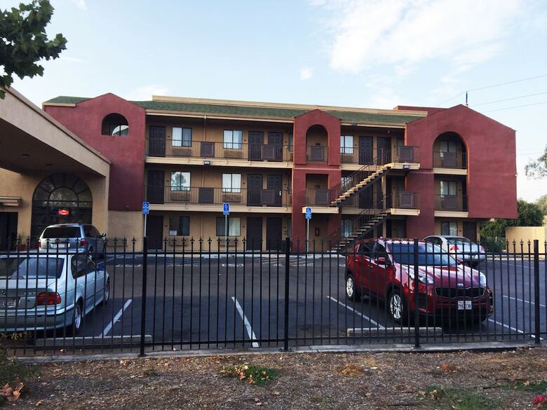 Motel Budget Inn And Suites
