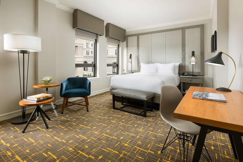 Hotel Renaissance Stanford Court
