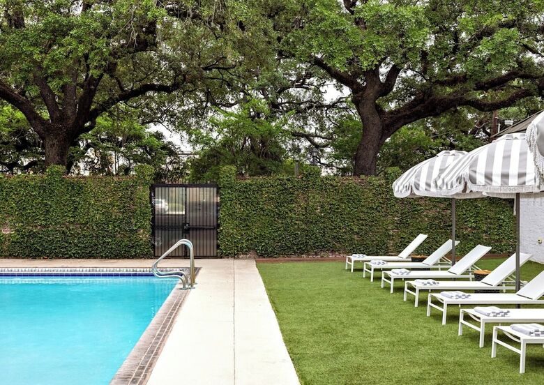 Hotel Mulberry Inn