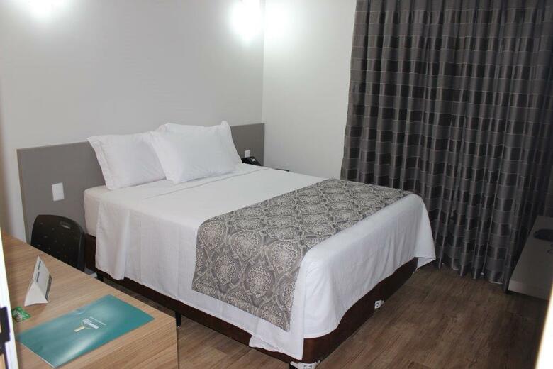 Hotel �mpar Su�tes Expominas