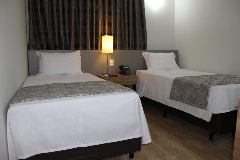Hotel �mpar Su�tes Expominas