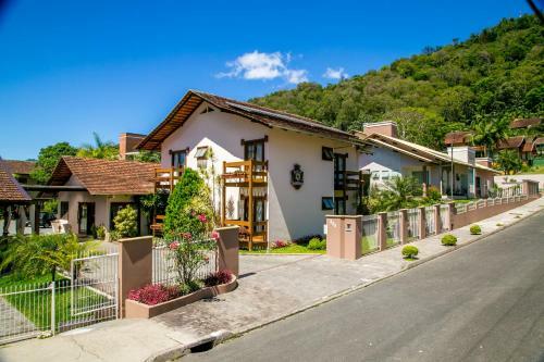 Hostal Pousada Lena Rosa