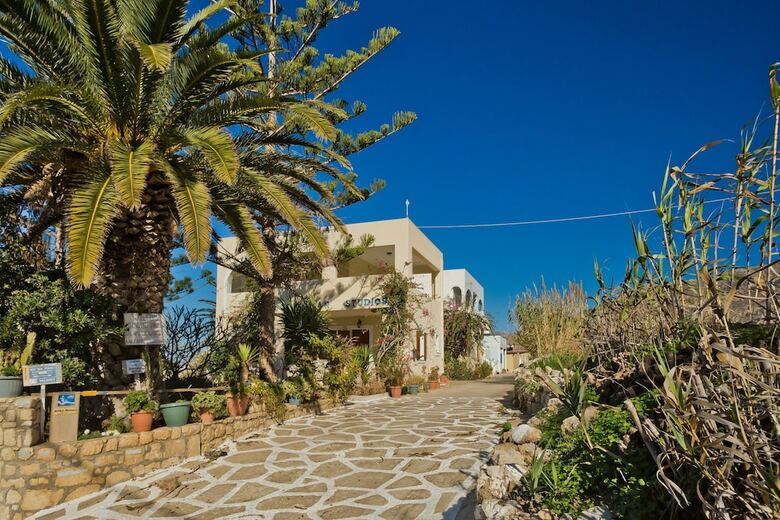 Montemar Studios & Apartments