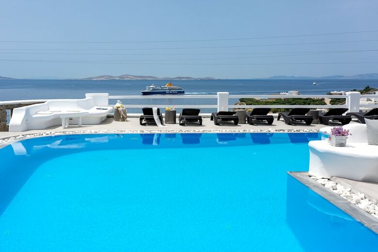 Hotel Flaskos Suites