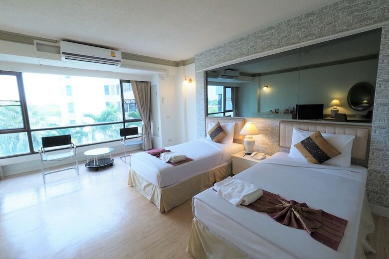 Hotel The Royal Gems Golf Resort