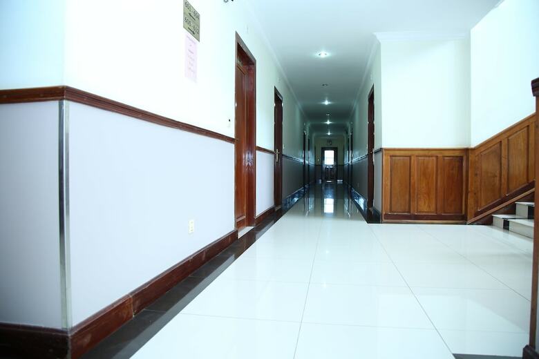 Holiday Hotel