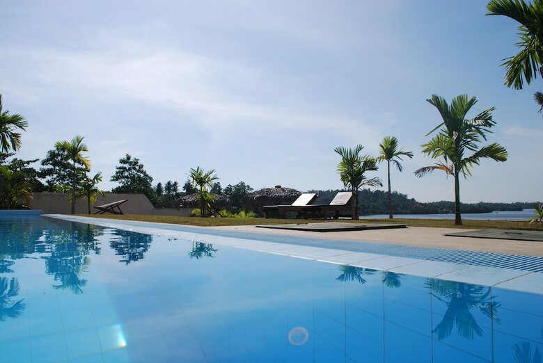 Hotel Kalla Bongo Lake Resort