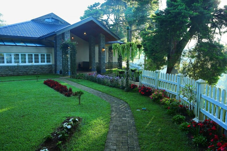 Hotel The Firs