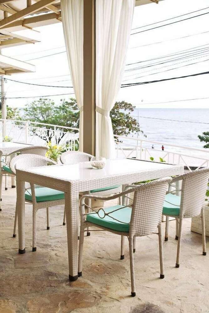 Hotel The Beach House