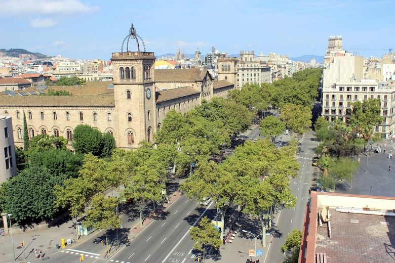 Stopbarcelona Universidad Apartments