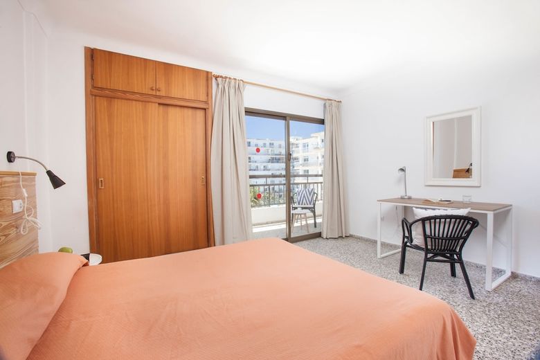 Apartamentos Bah�a Santa Eulalia