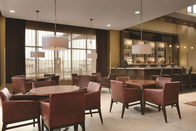 Hotel Embassy Suites By Hilton Akron Canton Airport