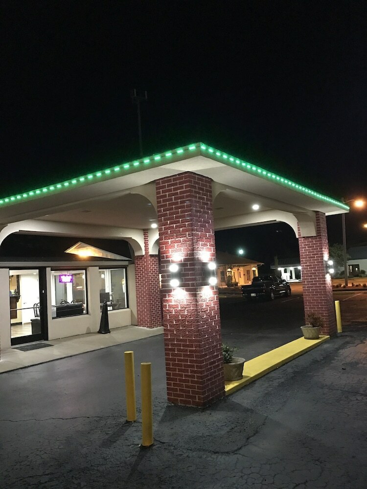 Motel Travelodge By Wyndham Jackson North