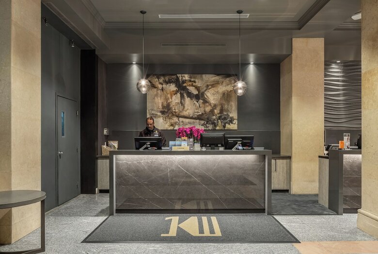One King West Hotel & Residence