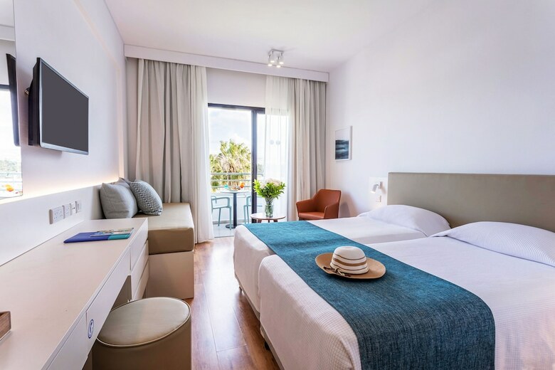 Hotel Louis Phaethon Beach - All Inclusive