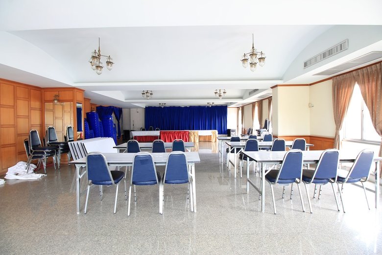 Hotel Oyo 247 Diamond Place
