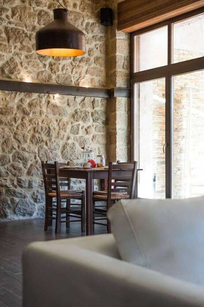Hotel Polys Guest House