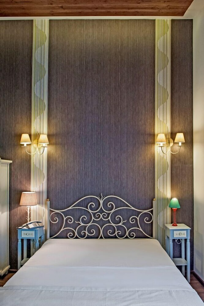 Hotel Polys Guest House