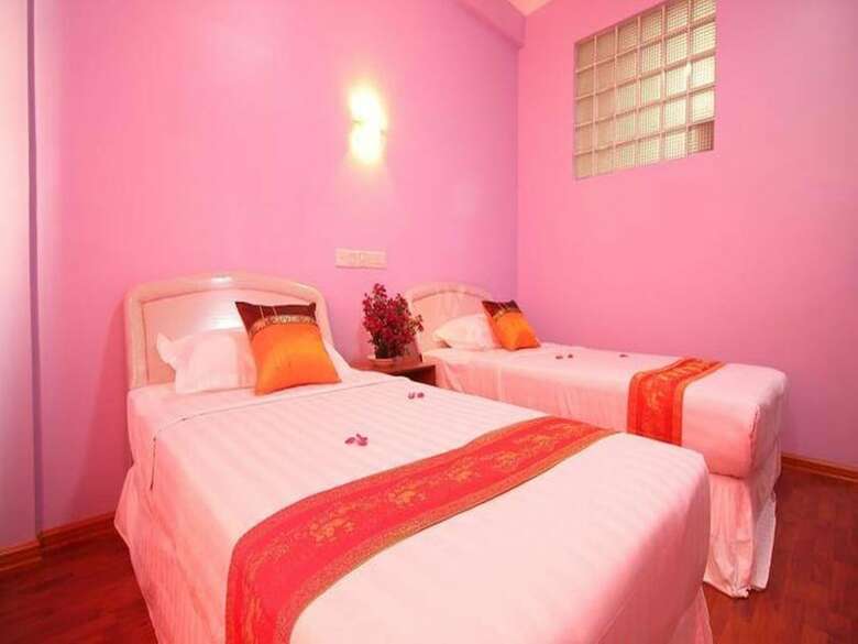 Royal Naungyoe Hotel