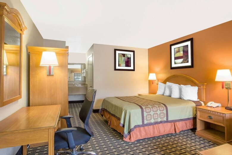 Hotel Days Inn By Wyndham Monroe