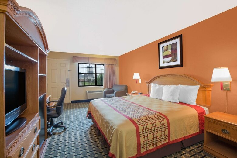 Hotel Days Inn By Wyndham Monroe