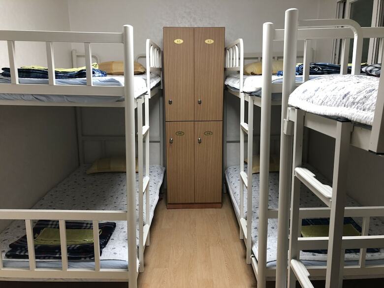 Hostal Amuse Guest House