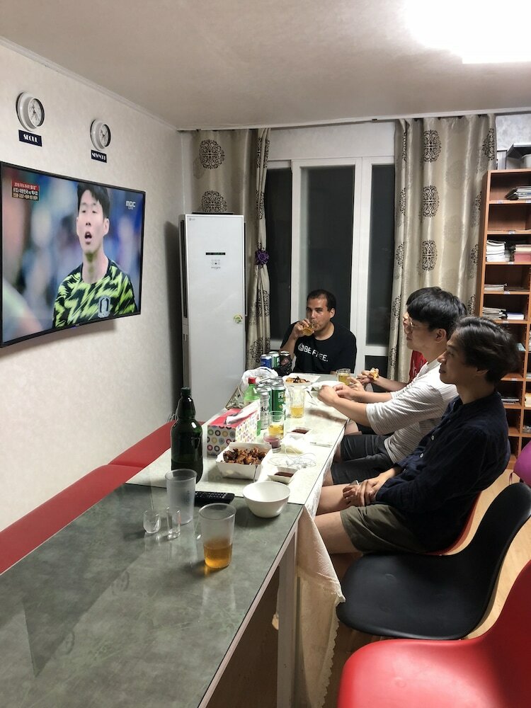 Hostal Amuse Guest House