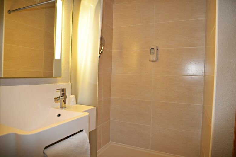 B&B Hotel Al�s - P�le M�canique