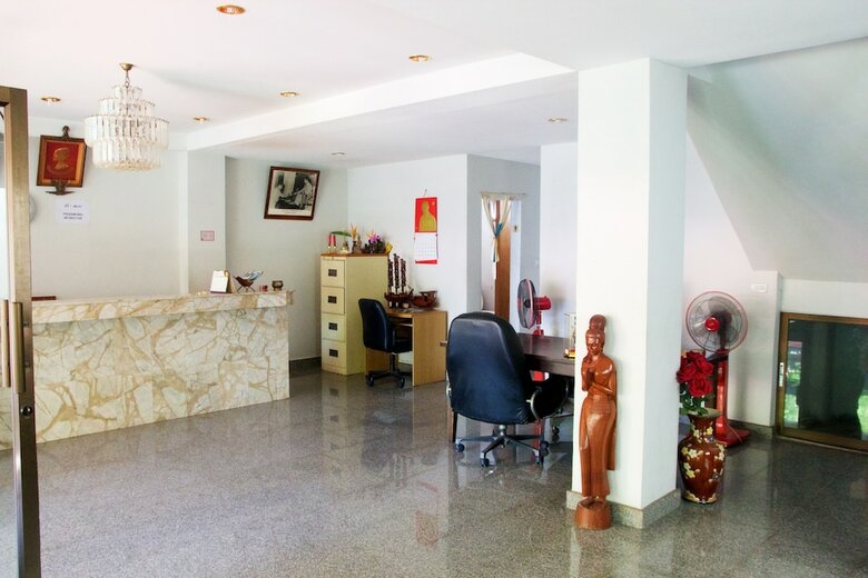 Hotel Sichang Shine Khao Resort