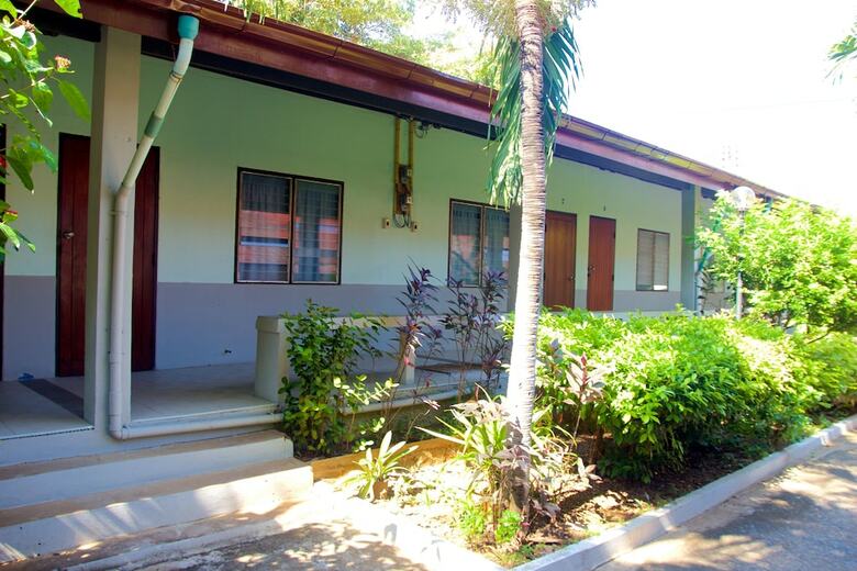 Hotel Sichang Shine Khao Resort