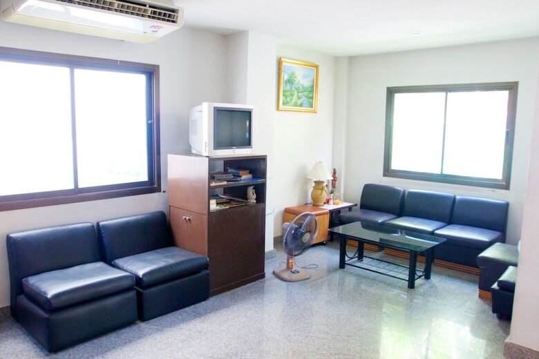 Hotel Sichang Shine Khao Resort