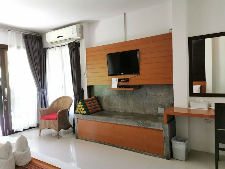 Nana Beach Hotel