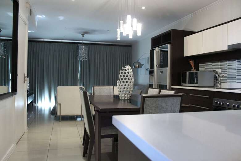 The Nicol Hotel And Apartments