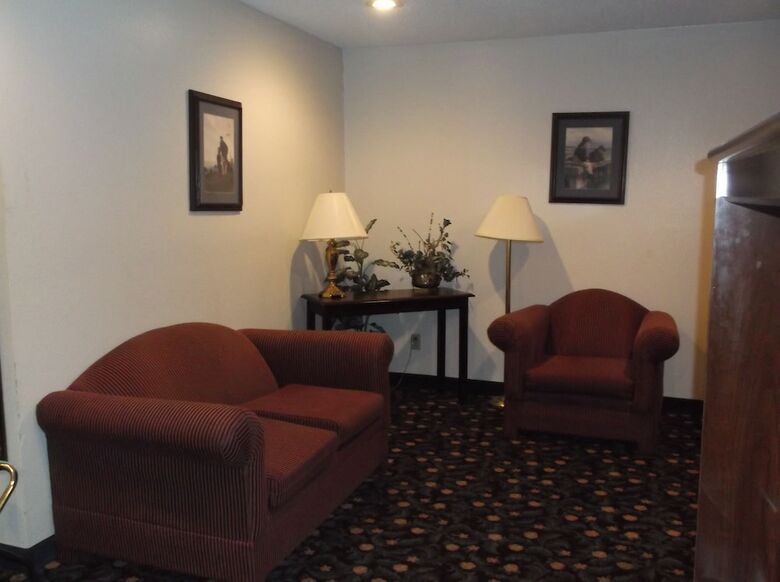 Motel Baymont By Wyndham Metropolis