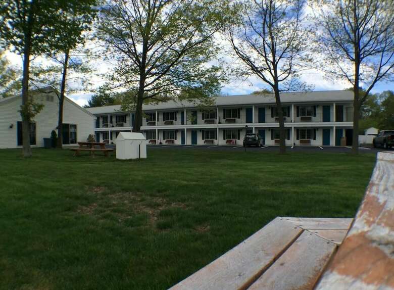 Bourne's Ocean Acres Motel