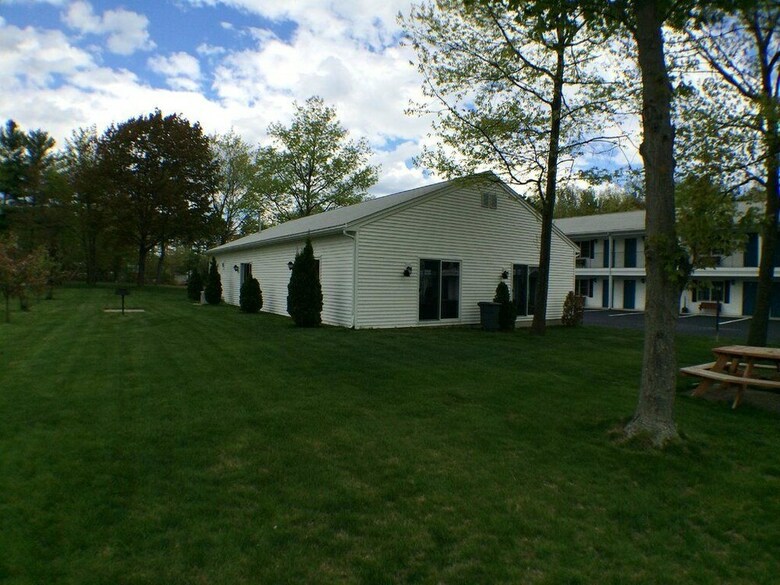 Bourne's Ocean Acres Motel