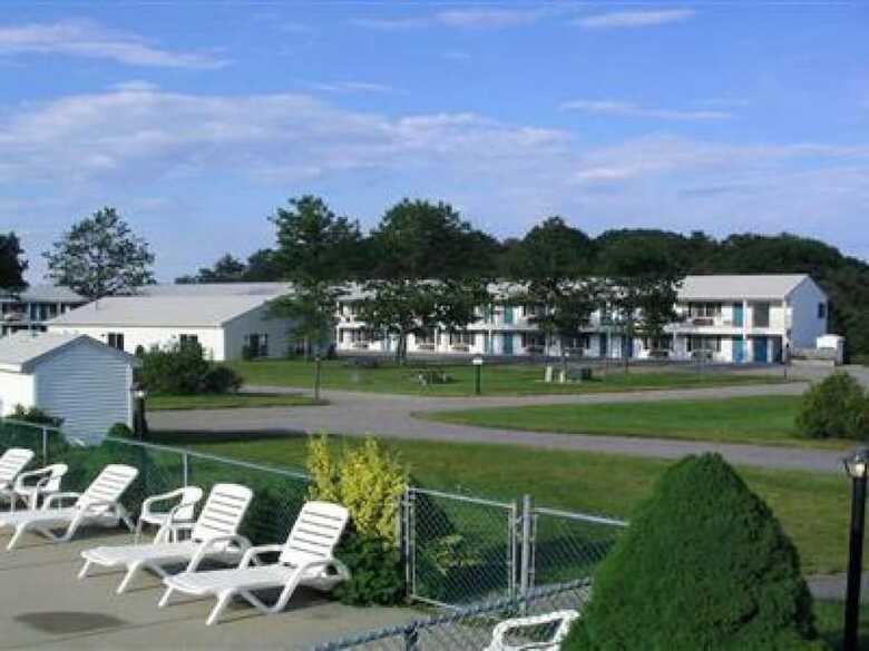 Bourne's Ocean Acres Motel