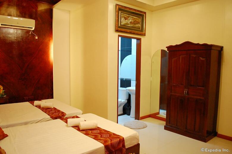 Hotel Aquari Travelers Suites