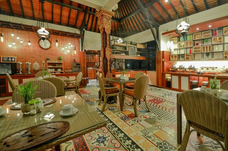 Ari Putri Hotel